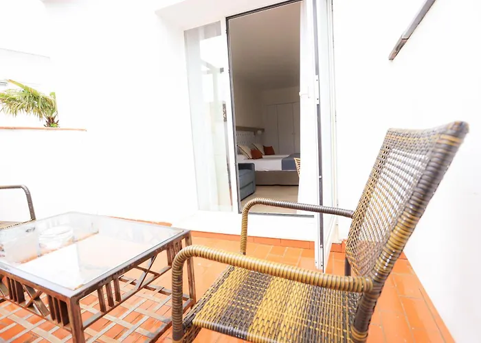 Hotel Oasis Con Parking Incluido