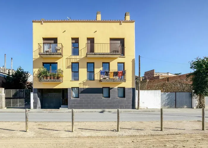 Ground Floor Apartment In Centre Of Torroella De Montgri