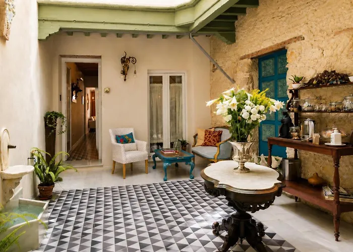 Casa Portus Gaditanus S XVIII Patio Andaluz