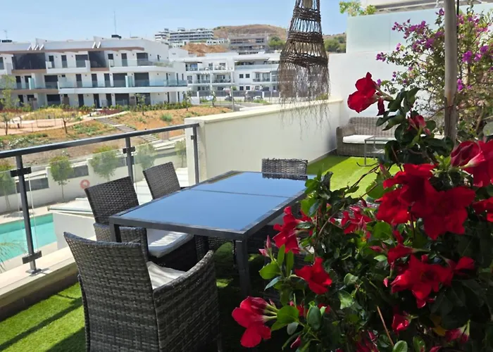 Atico con piscina, golf, vistas al mar