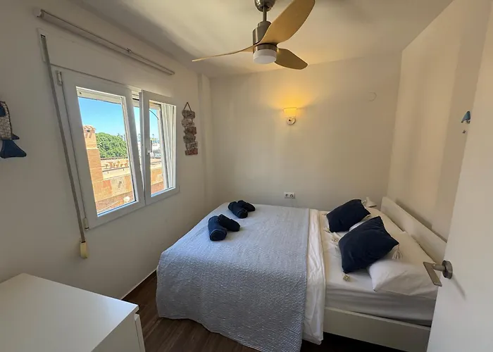 Apartamento de 2 habitaciones en primera línea con vistas al mar