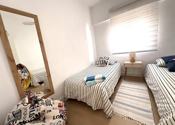 3 Bed Flat - Sleeps 5 - Wifi