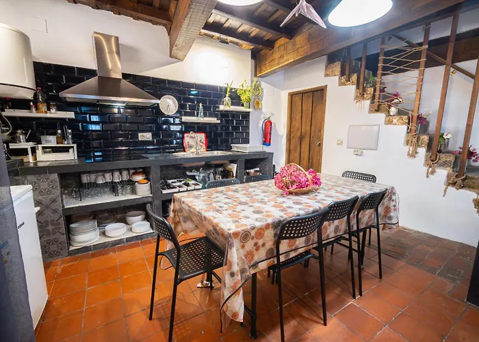 San Blas, Alojamiento Rural-Vía de la Plata , Cáparra-Plasencia
