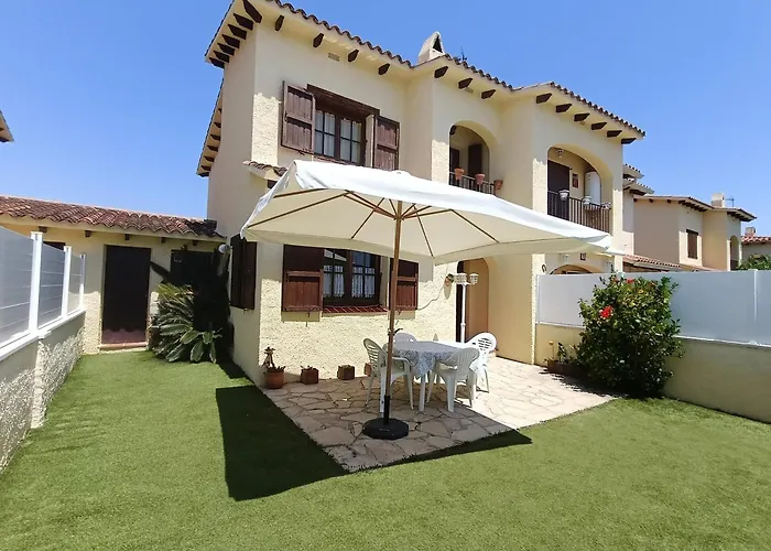Casa Adosada Con Barbacoa Cerca De La Playa