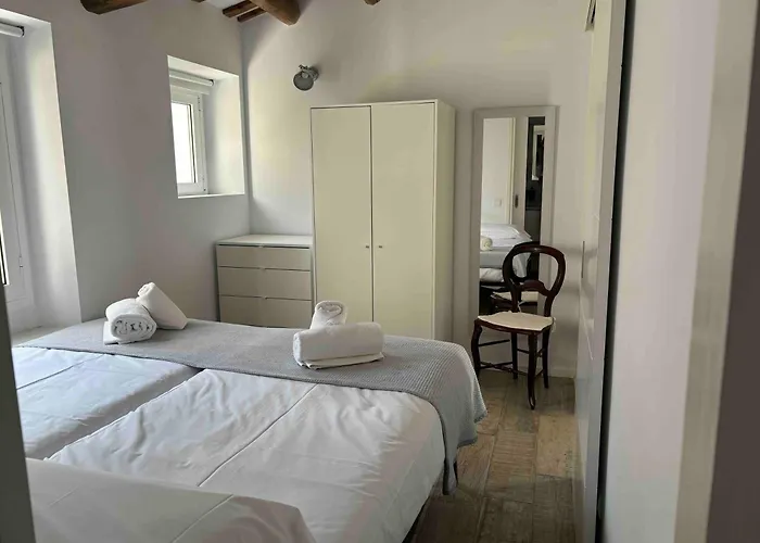 Alta House Apartments 3 Calas