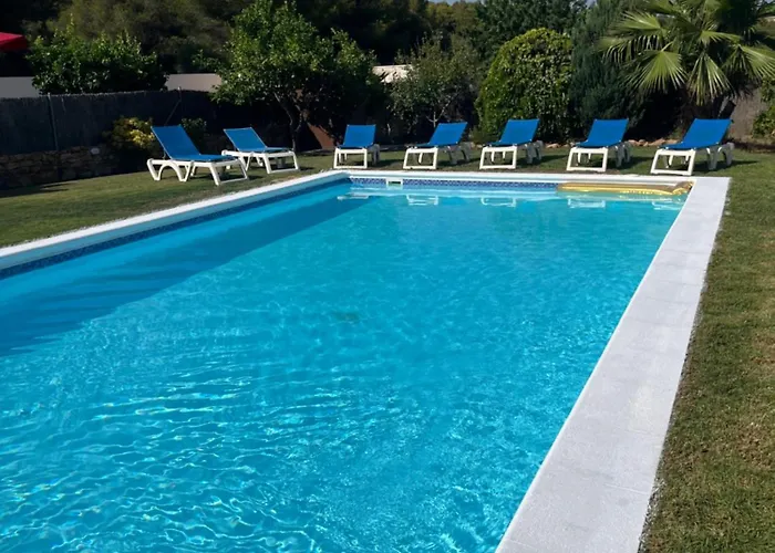 Villa Neus Barà, jardín y piscina privada