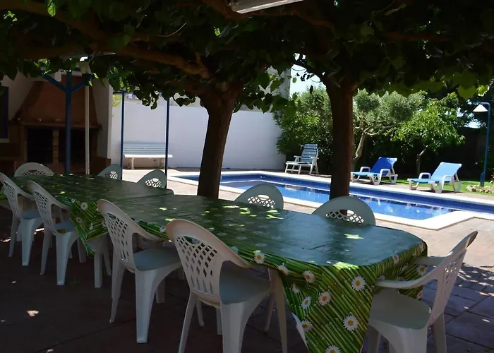 VILLA LAGEM, Casa con piscina, barbacoa, jardín