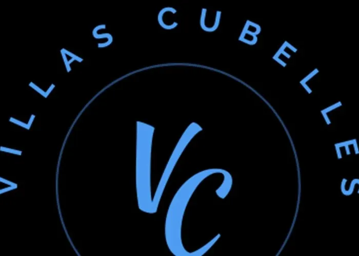 Vista Cunit Es Una Gran Casa Con Piscina, Barbacoa