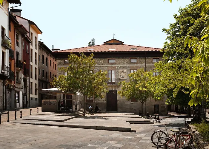 Limehome Vitoria Palacio de los Álava-Velasco