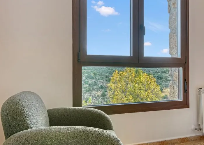 Villa de lujo de piedra, Cine para niños, Barbacoa, Vistas