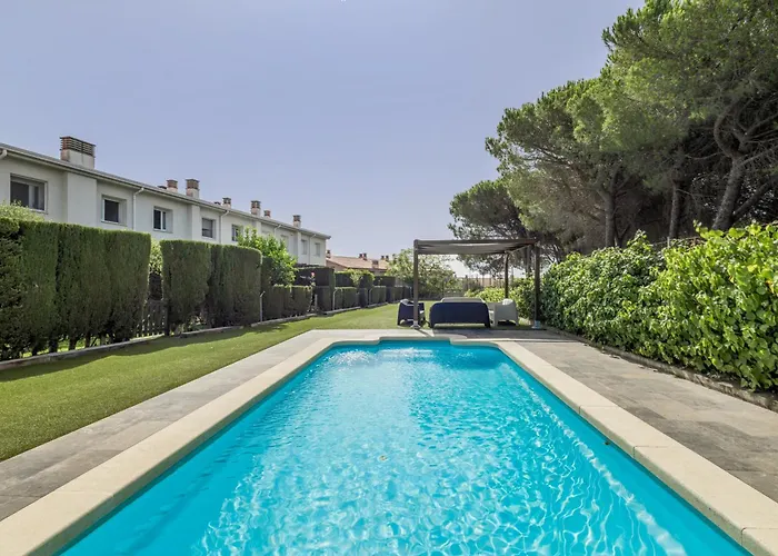 Your Pet-Friendly Home In Sant Pol