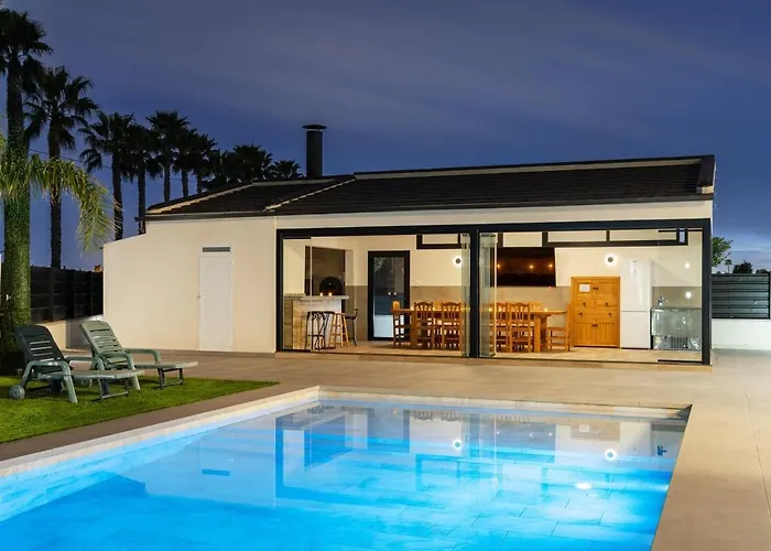 Palm Breeze Villa By Fidalsa