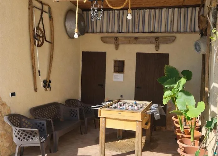 CASA RURAL LOS ABUELOS COMPLEJO CON PISCINA COMPARTIDA ,a