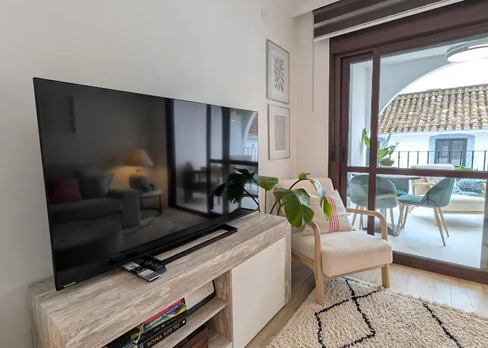 Impressive Apartment With 3 Bedrooms Metres From The Beach