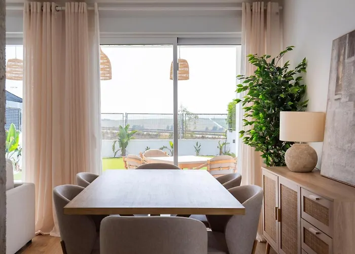 Casa Descubrimiento · Dúplex moderno con jardín.