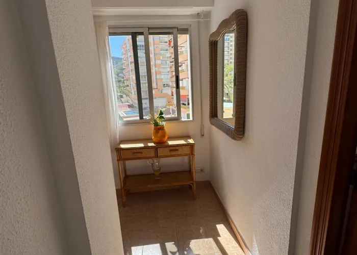 Estupendo apartamento con piscina y vistas al mar
