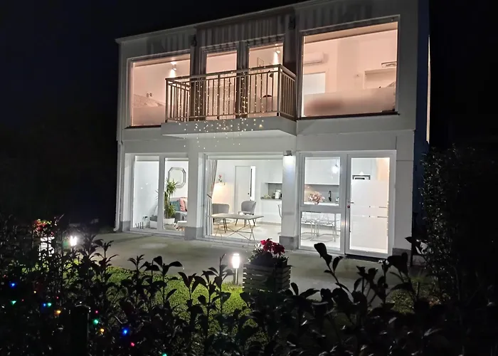 LAR JARDÍN - Casas con jardín y parking privado