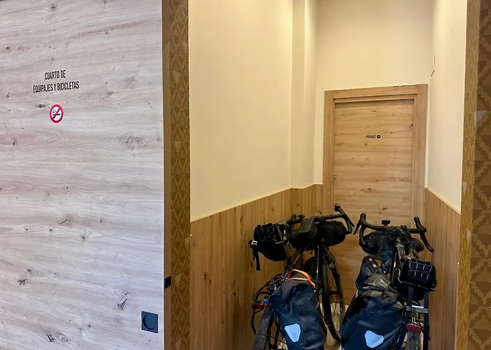 Alpha Estudios, Apartamentos turísticos