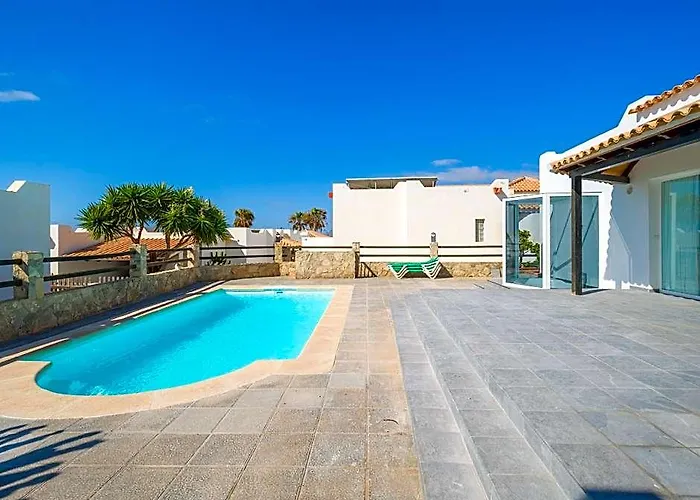 Villa Lobos With Private Swimming Pool - Homeforguest