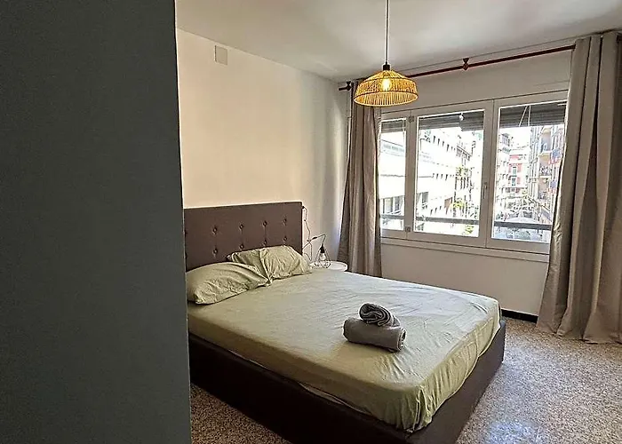 Zoo Loco Guest House