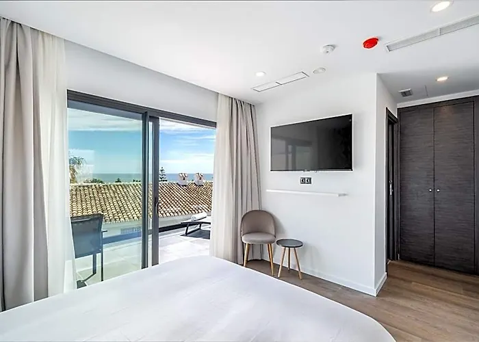 The Orange House Boutique Hotel And Upstairs Rooftop Bar Center Of La Cala De Mijas 100M From The Beach