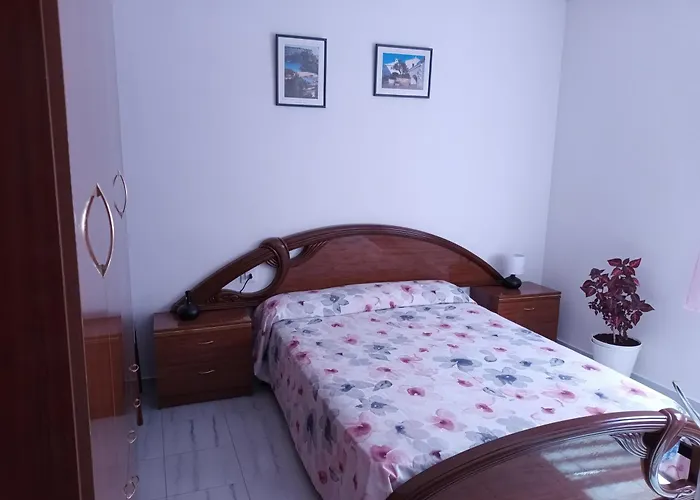 apartamento cerca playa ,estación tren y garaje gratis
