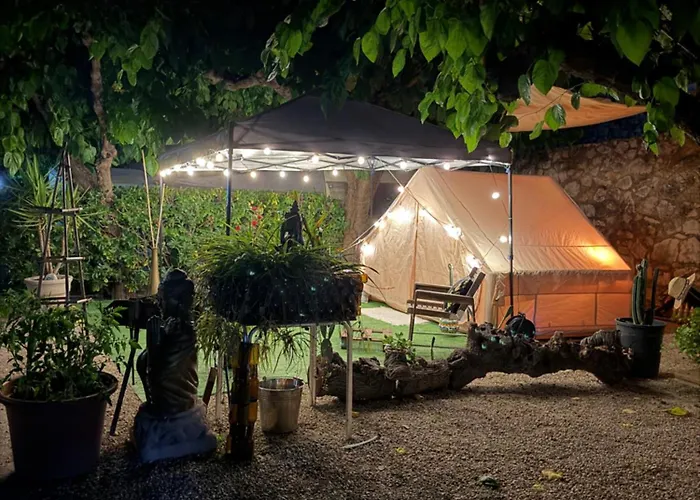 La Somavan Tambu