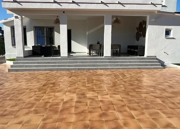 Chalet con Piscina en Gandía
