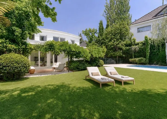 The Garden Villa - Mediterranean Oasis In Bcn