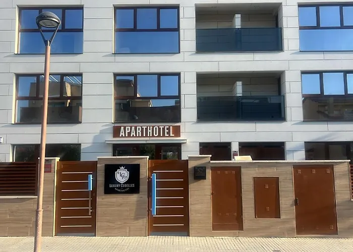 Luxury Cubelles Aparthotel