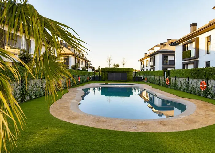 Ático de lujo con piscina y mini golf en la playa