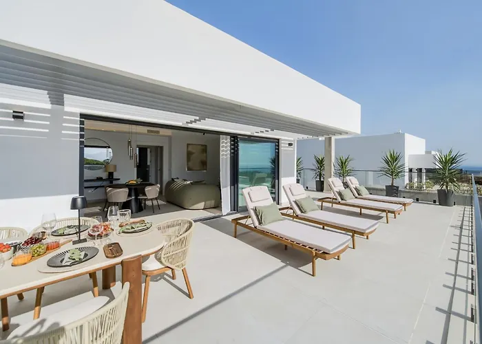 Duplex Penthouse Rooftop Jacuzzi Terrace Views