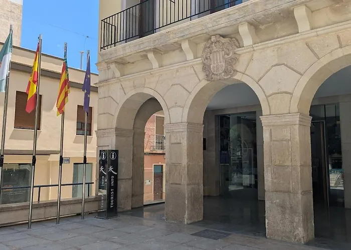 Bright 4-Bedroom Apartment Close To Alicante