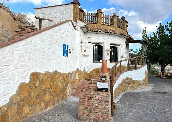 Cuevas El Atochal Orígenes