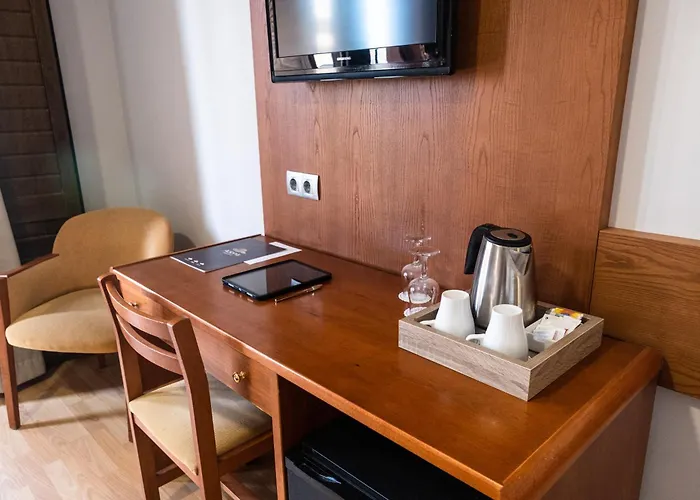 Hotel Adonis Plaza