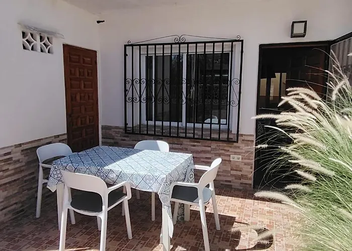 Casa Alex Torrevieja- Holiday House - Con Piscina Comunitaria