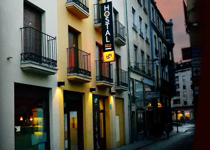 Hostal Bajo La Muralla