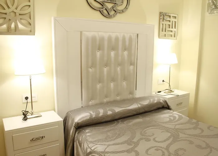 Hostal Flor De Lis- Lojo