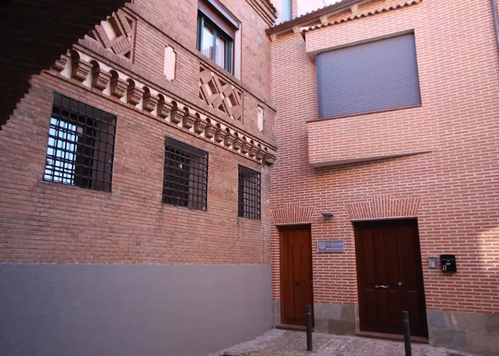 Apartamentos La Rocanda