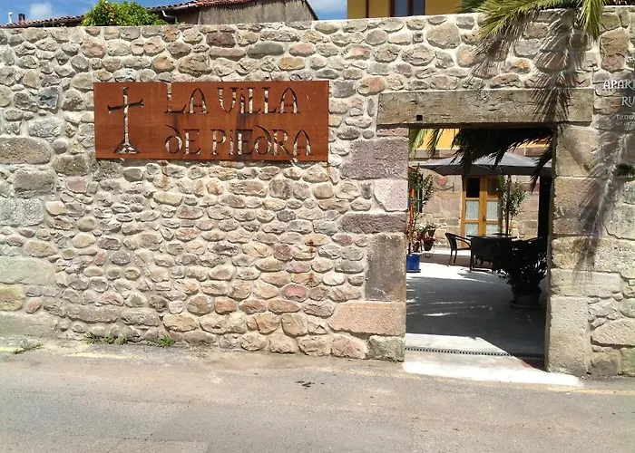 Apartamentos Rurales La Villa de Piedra