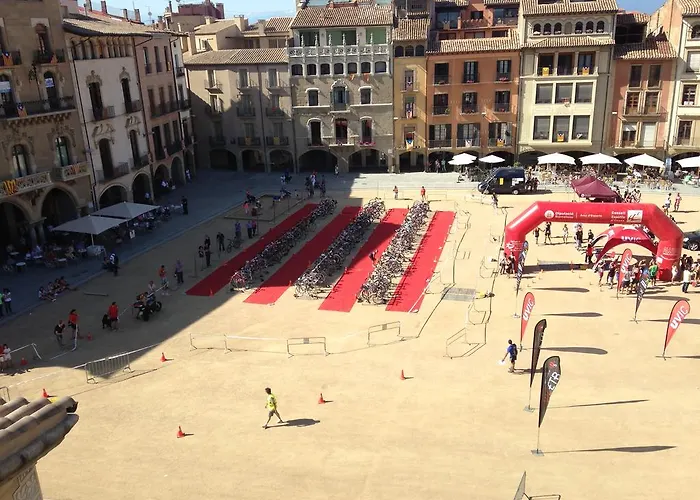 Apartaments Vicus 1 con vistas a la Plaza Mayor de Vic