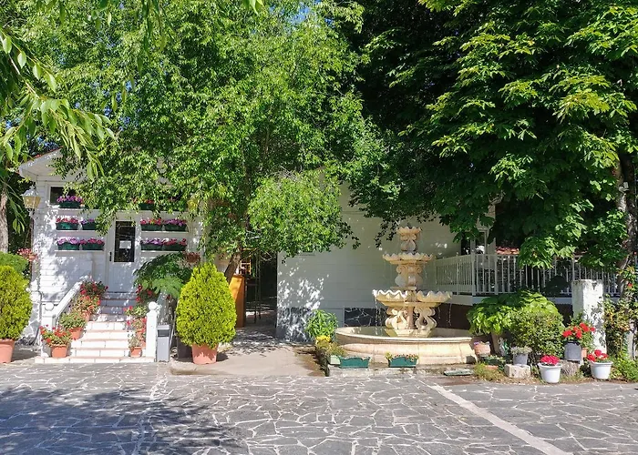 Bungalows & Albergue La Playa