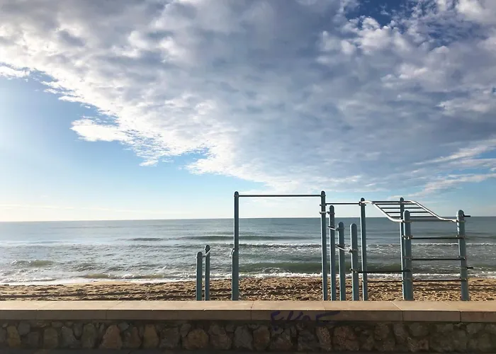 New Stunning Seaview Apartment With Lovely Balcony