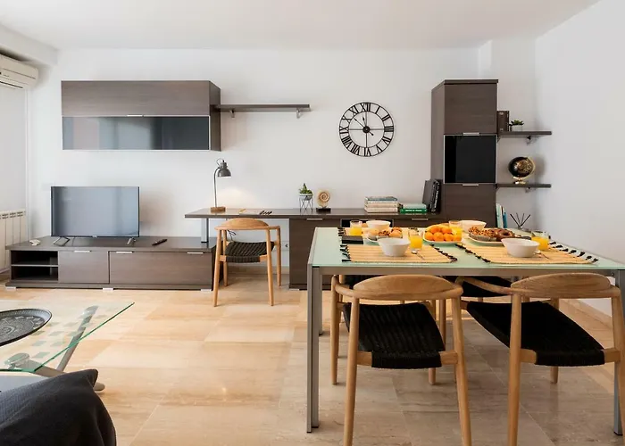 Petit Luxe Egara