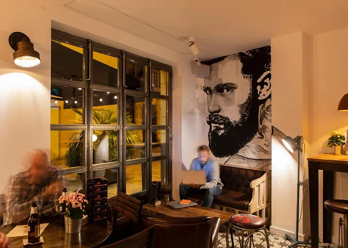 Winederful Hostel&Café