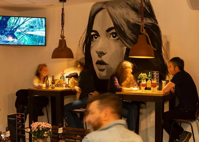 Winederful Hostel&Café