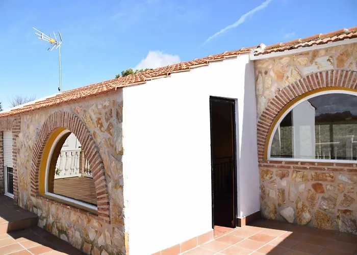 CASA CAPELLANIA-chalet con piscina junto a Madrid