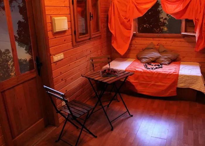 CENTRO DE OCIO ALÚA Bungalows Camping Rafting Benamejí