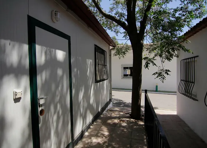 Centro De Ocio Alua Bungalows Camping Rafting Benameji