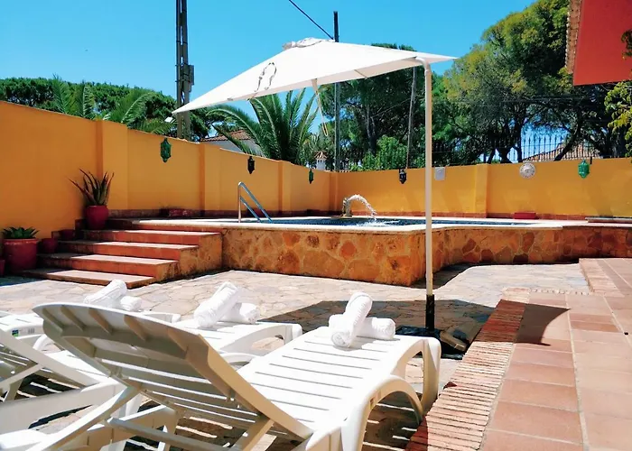 VillaLaJaraCom CHALET CON PISCINA, PROHIBIDAS DESPEDIDAS GRUPOS Y FIESTAS, SOLO FAMILIAS RECEPCION POR EL PROPlETARIO